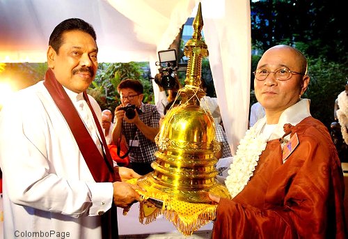 Sri Lankan President hands over Buddhist relics to temples in US and Korea